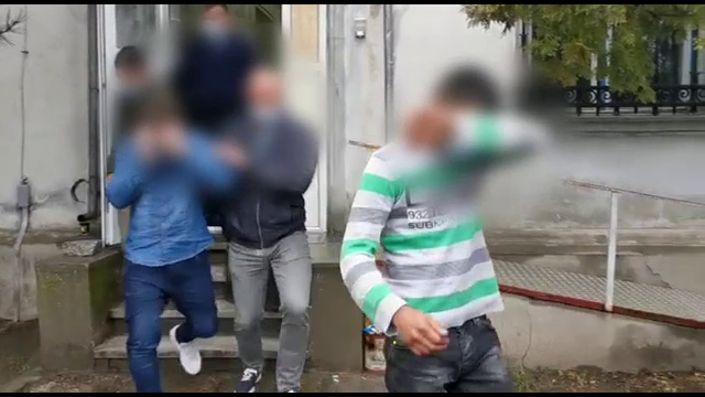 Și-a răpit fosta iubită de pe stradă, în Dâmbovița, iar fratele femeii a chemat poliția. Cum s-a terminat totul