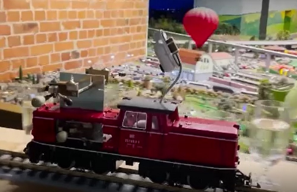 A fost bătut recordul mondial pentru cea mai lungă melodie cântată de un tren de jucărie