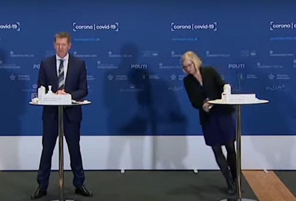 VIDEO. Sefa Agentiei daneze a medicamentelor a lesinat in timpul unei conferinte despre Covid-19