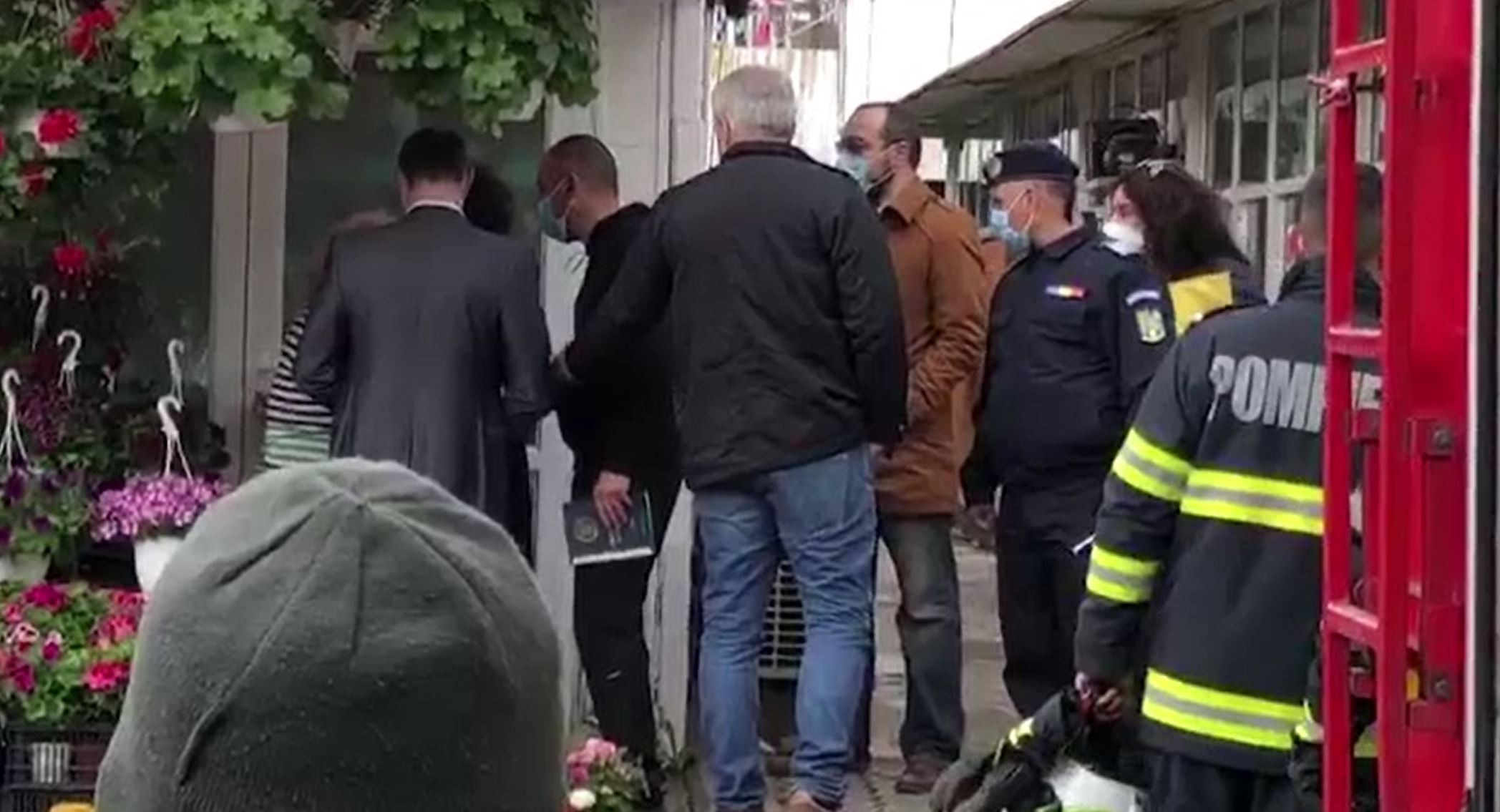 Gest extrem din partea unei florărese din Târgoviște, după ce autoritățile au încercat să îi dărâme ghereta