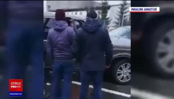 Un bărbat din Brașov a lovit 12 mașini parcate, după ce s-ar fi certat cu iubita lui