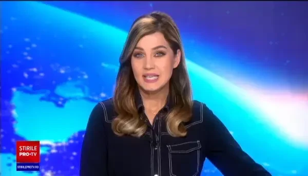 Dior și-a prezentat noua colecție de toamnă-iarnă. Predomină carourile și paietele