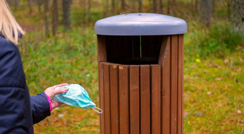 Purtarea măștii de protecție în aer liber nu va mai fi obligatorie în Israel