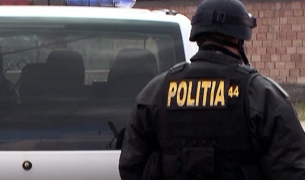 Bărbatul din Iași care și-a bătut copilul bolnav cu pumnii în față a fost reținut. Ce a declarat în fața instanței