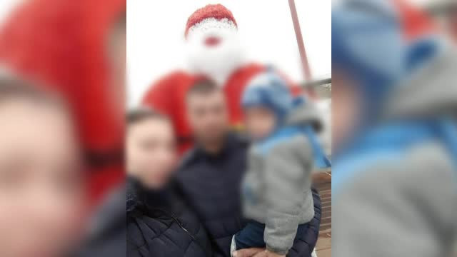 Un bărbat și-a luat copilul în brațe și a amenințat că se aruncă de la etajul 9. A fost reținut pentru șantaj