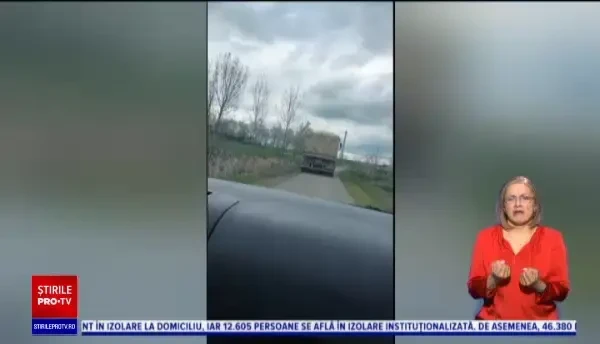 Un camion a rupt un pod din Dâmbovița, după ce șoferul a fost păcălit de GPS. ”Odată a trosnit și…”