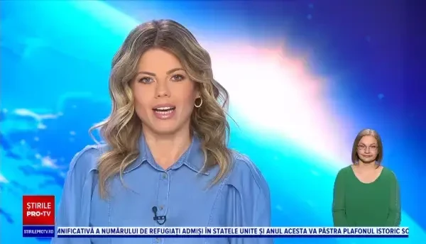 Șase căprioare, surprinse la marginea DN72. Cum au reacționat când mai mulți șoferi s-au oprit să le pozeze