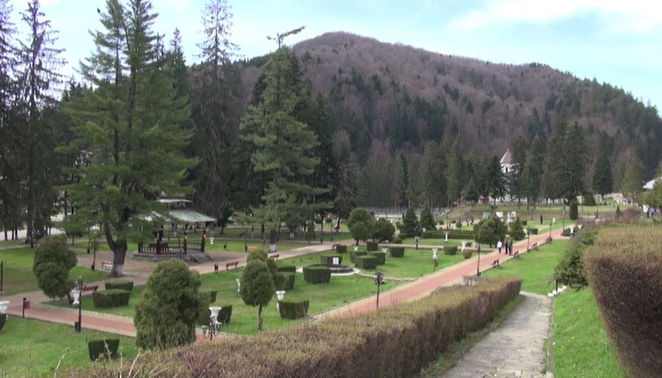 Slănic Moldova, un loc de poveste unde turiștii își pot trata problemele de sănătate