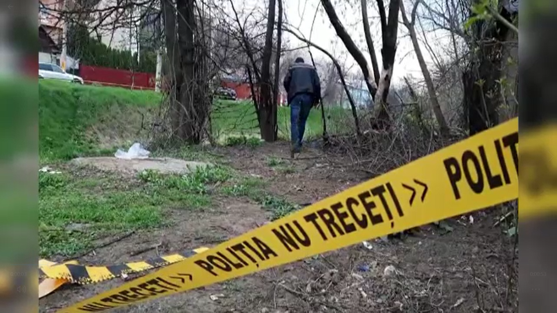 Un bărbat din Iași a descoperit două pistoale într-un rucsac aruncat lângă o ghenă de gunoi