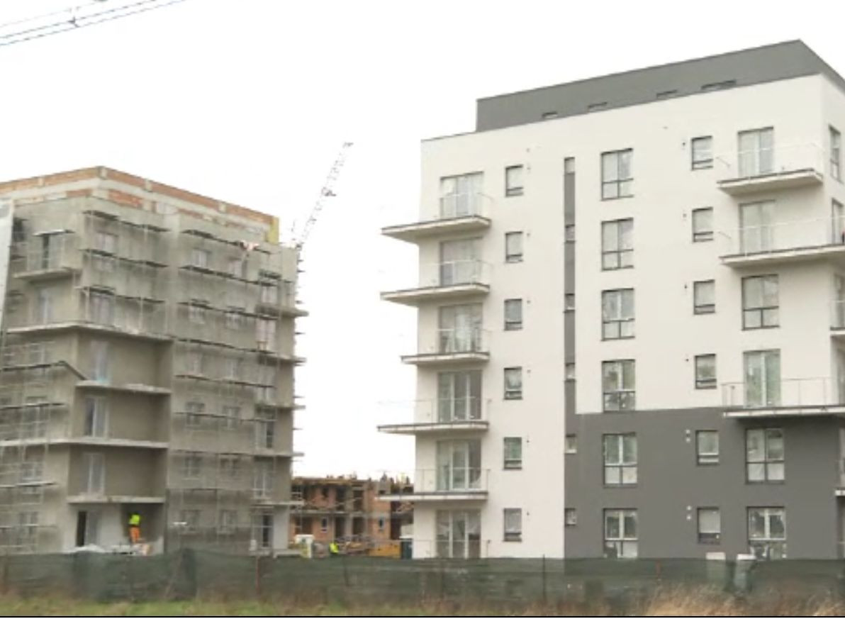 Scumpirea galopantă a materialelor de construcții a dus la scumpirea locuințelor. Care e diferența față de anul trecut