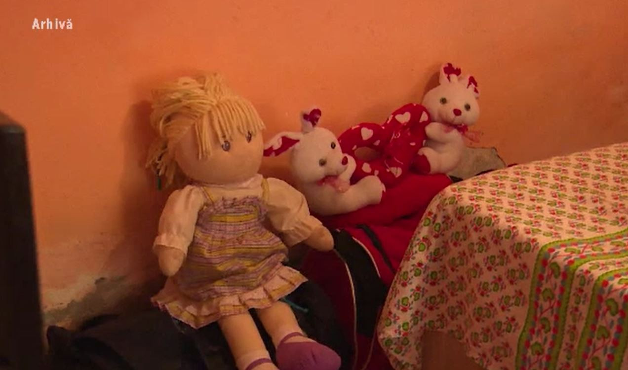 Scene dramatice în Cluj. O femeie și copiii ei, găsiți grav răniți în propria casă