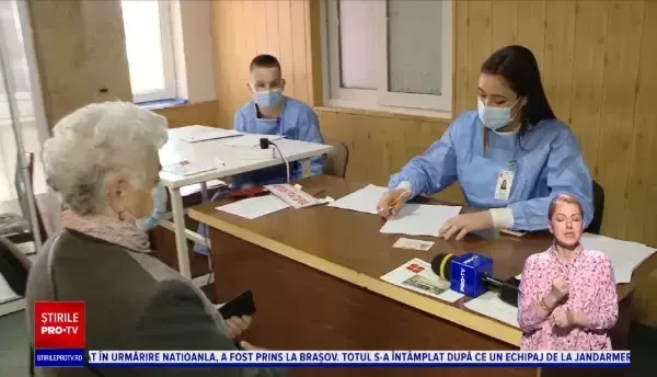 Studenți la medicină, voluntari în centre de vaccinare din Timișoara