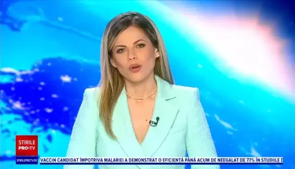 Un cocoș a devenit animalul de companie al unui german. Pasărea are un rol important