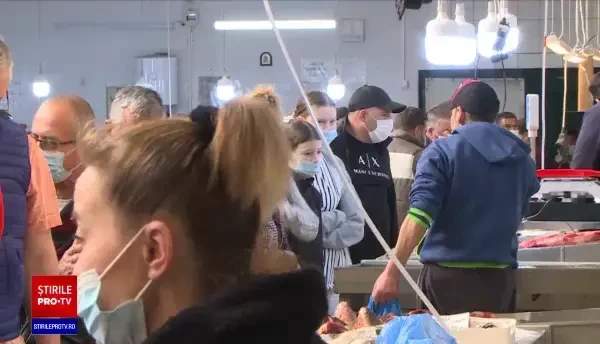Vânzare bună la peşte, înaintea Duminicii Floriilor. "Dacă nu mâncăm peşte de Florii, nu suntem flori"