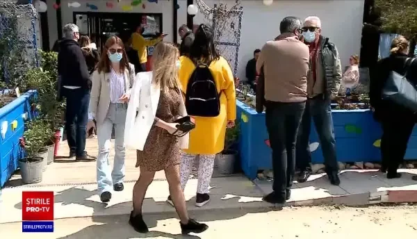 Cozi la terase, pe Litoral. Unii au venit din București special pentru peștele din cherhana