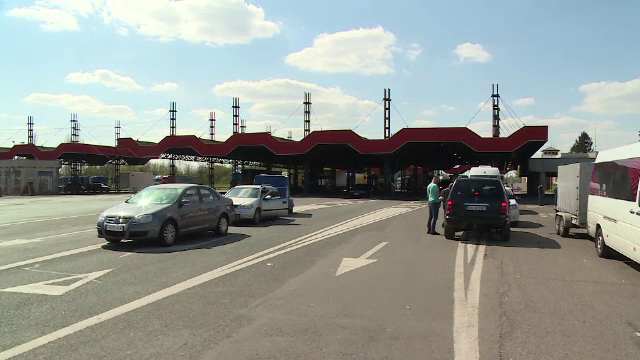 Cozi la intrarea în țară, prin vama Nădlac, odată cu revenirea acasă a celor care muncesc în străinătate