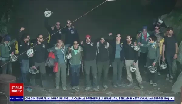 15 francezi au stat 40 de zile într-o peșteră, complet izolați. Ce a vrut să demonstreze proiectul