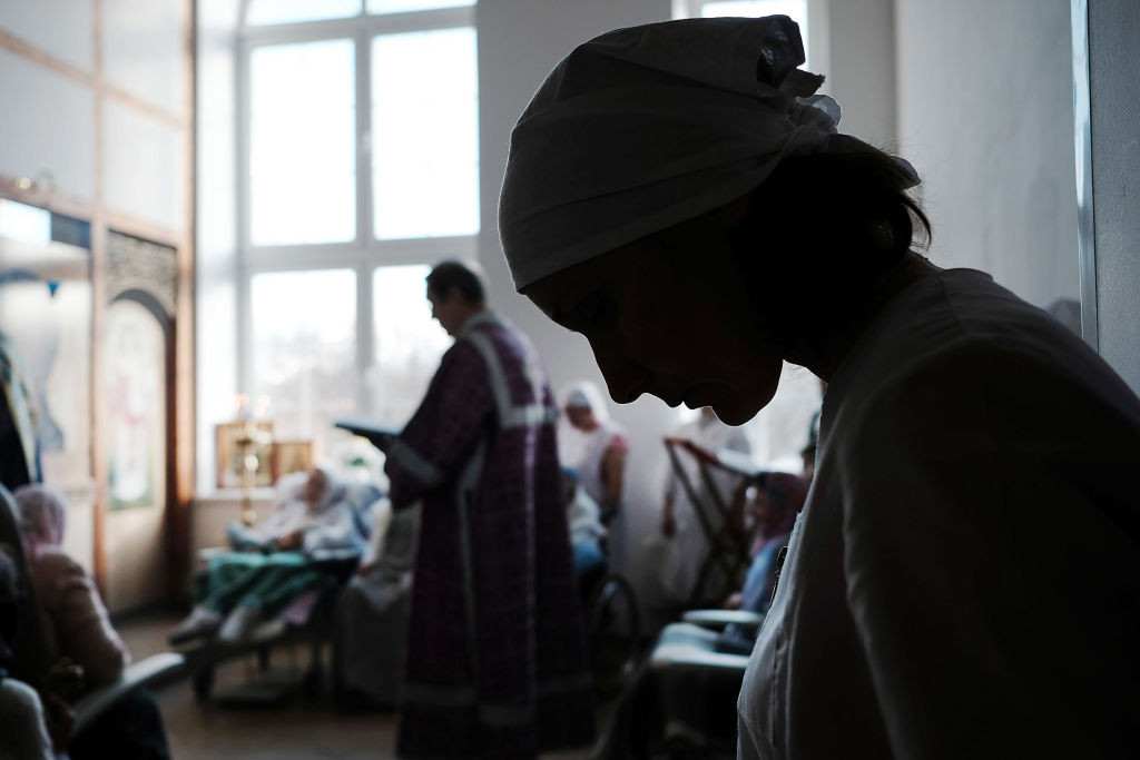 Preot din Videle, prins în flagrant în timp ce întreținerea relații intime cu un minor. Cum reclama că era șantajat