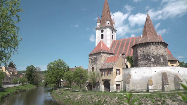 Vacanță de primăvară în Transilvania cu buget redus. Ce au de oferit satele săsești