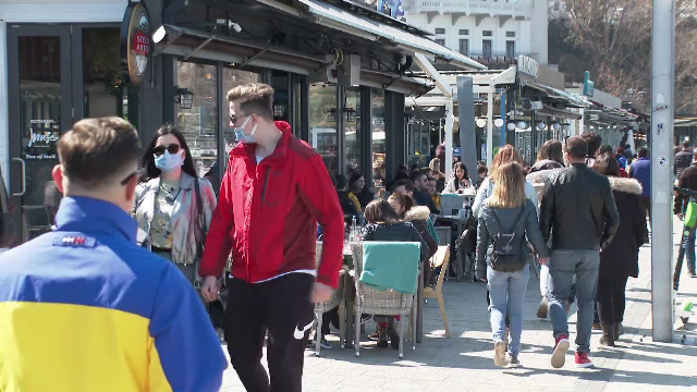 Masca este obligatorie şi pe plajă, de 1 Mai şi de Paşte. Staţiunile, împânzite de poliţişti şi jandarmi