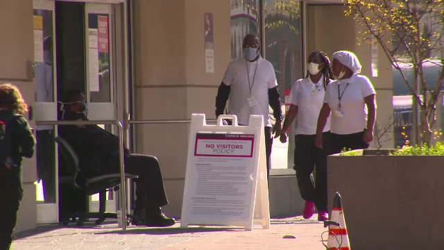 Americanii vaccinați pot renunța la mască în spațiile deschise, cu o singură condiție