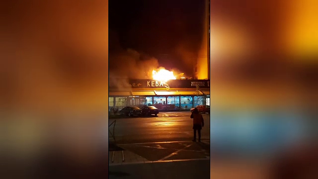 Incendiul de la o shaormerie din București s-a extins la blocurile din jur. ”Puteam să murim”