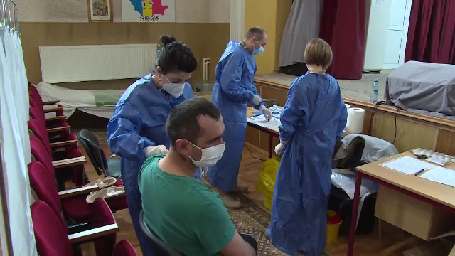 Supriza medicilor militari când au mers să vaccineze oamenii dintr-o comună din Argeș. De ce s-au întors la Pitești