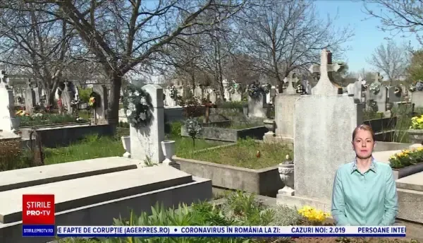 Coroanele din plastic, interzise în cimitirul din Oradea. Primăria va rula mesaje de condoleanțe pe panouri electrice