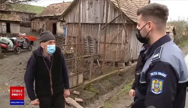 Doi polițiști au salvat un bătrân, în Cluj. Bărbatul își căuta sora pe care nu o mai văzuse de șase ani