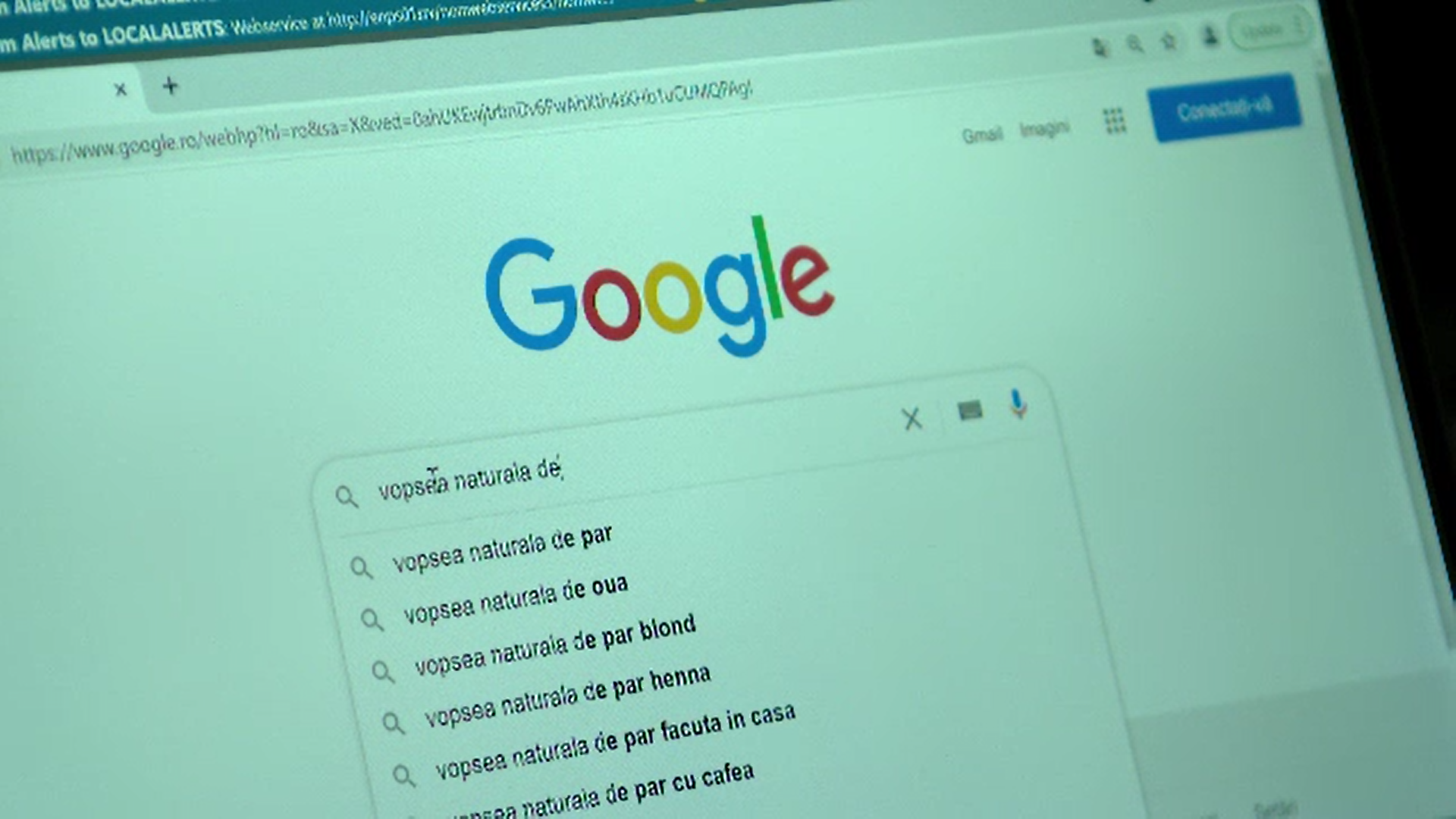 Ce caută românii pe Google înainte de Paște: informații despre vopsirea ouălor și sacrificarea mieilor