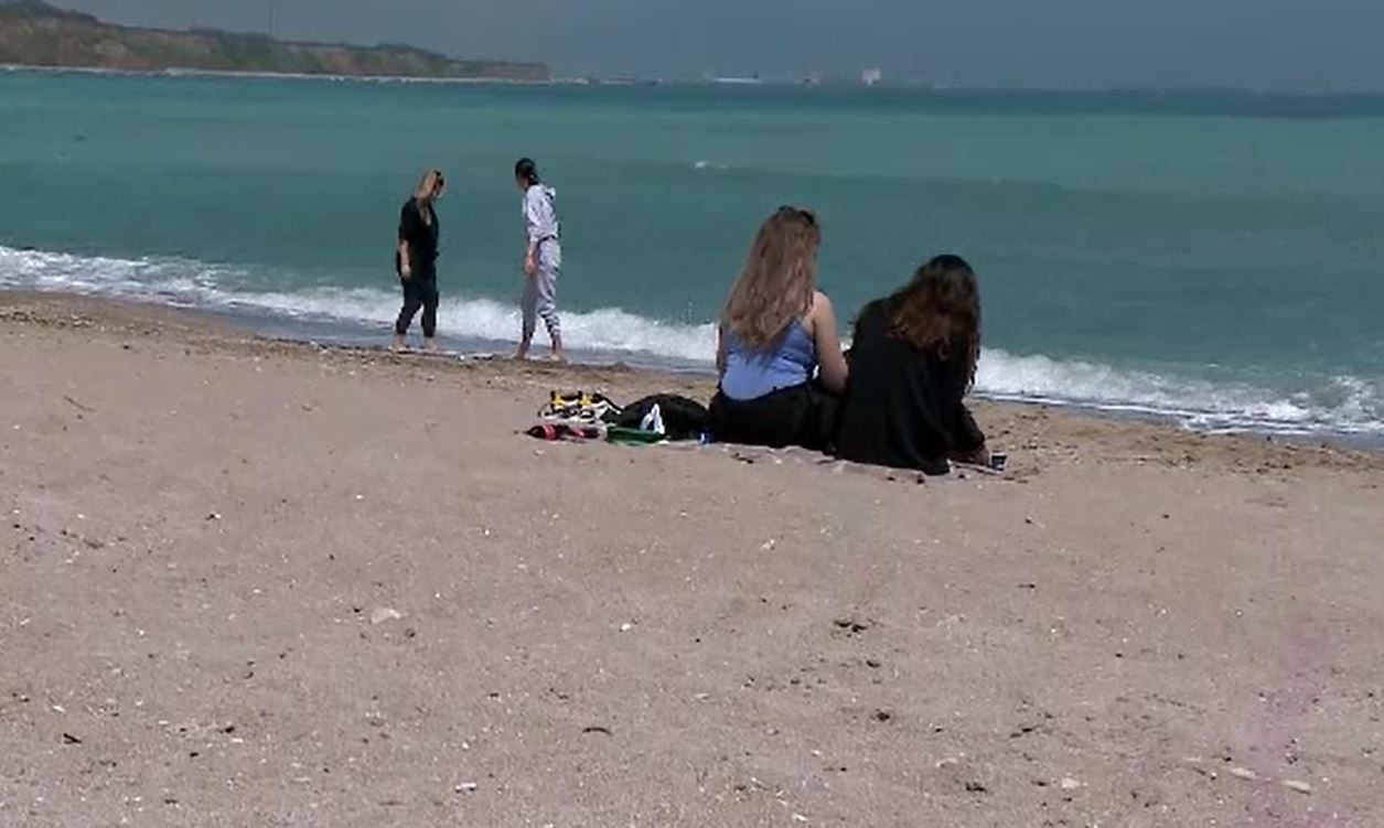 O parte dintre români vor petrece Paștele pe plajă. Cum s-au pregătit hotelierii să-i primească