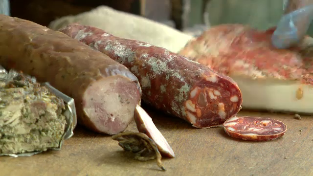 Târgurile tradiționale de Paște, atractive pentru români. Unii clienți se plâng, însă, de prețuri