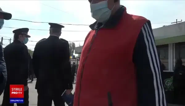 ”Masca la control”. Forțele de ordine fac controale în piețele și autobuzele din toată țara
