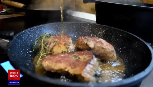 Soluția pentru o masă de Paște gustoasă, adoptată de mulți români care nu știu să gătească