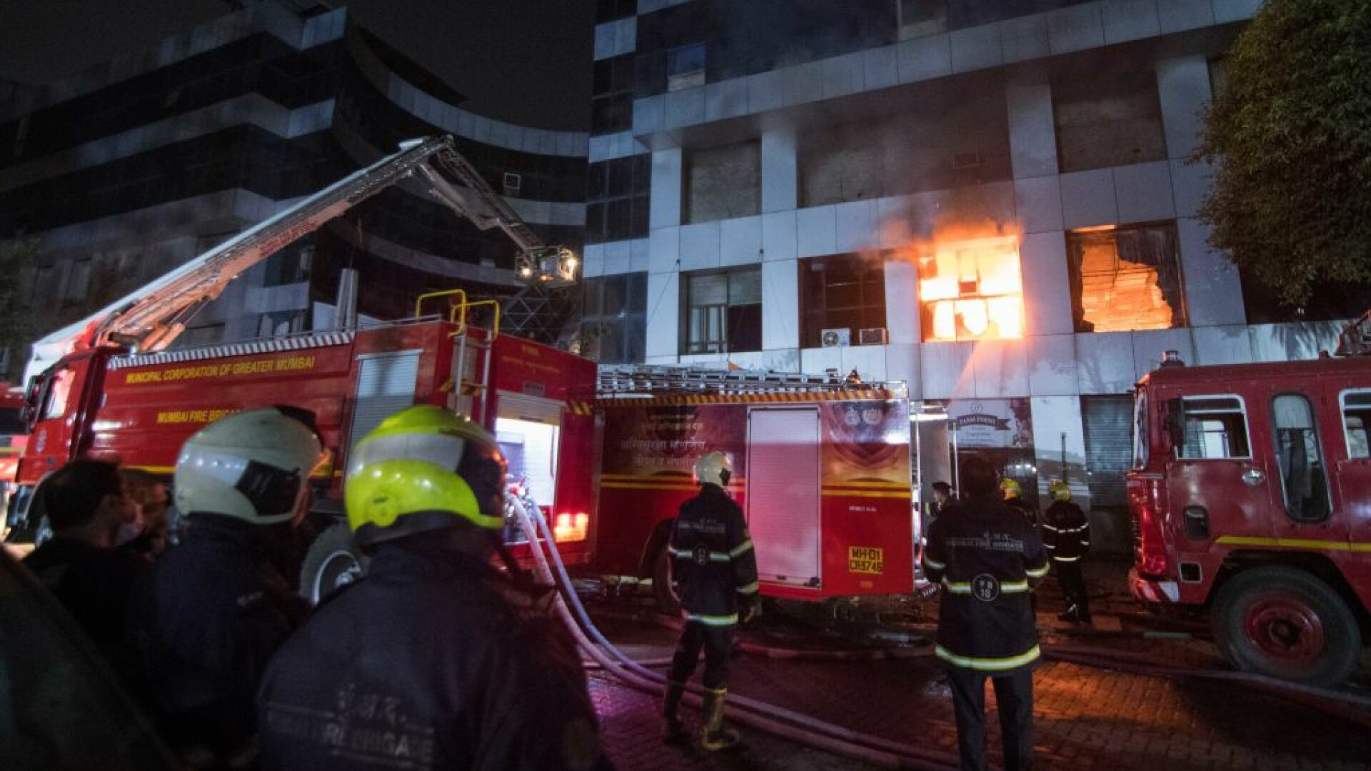 Incendiu la un spital COVID din India. Cel puţin 18 persoane au murit