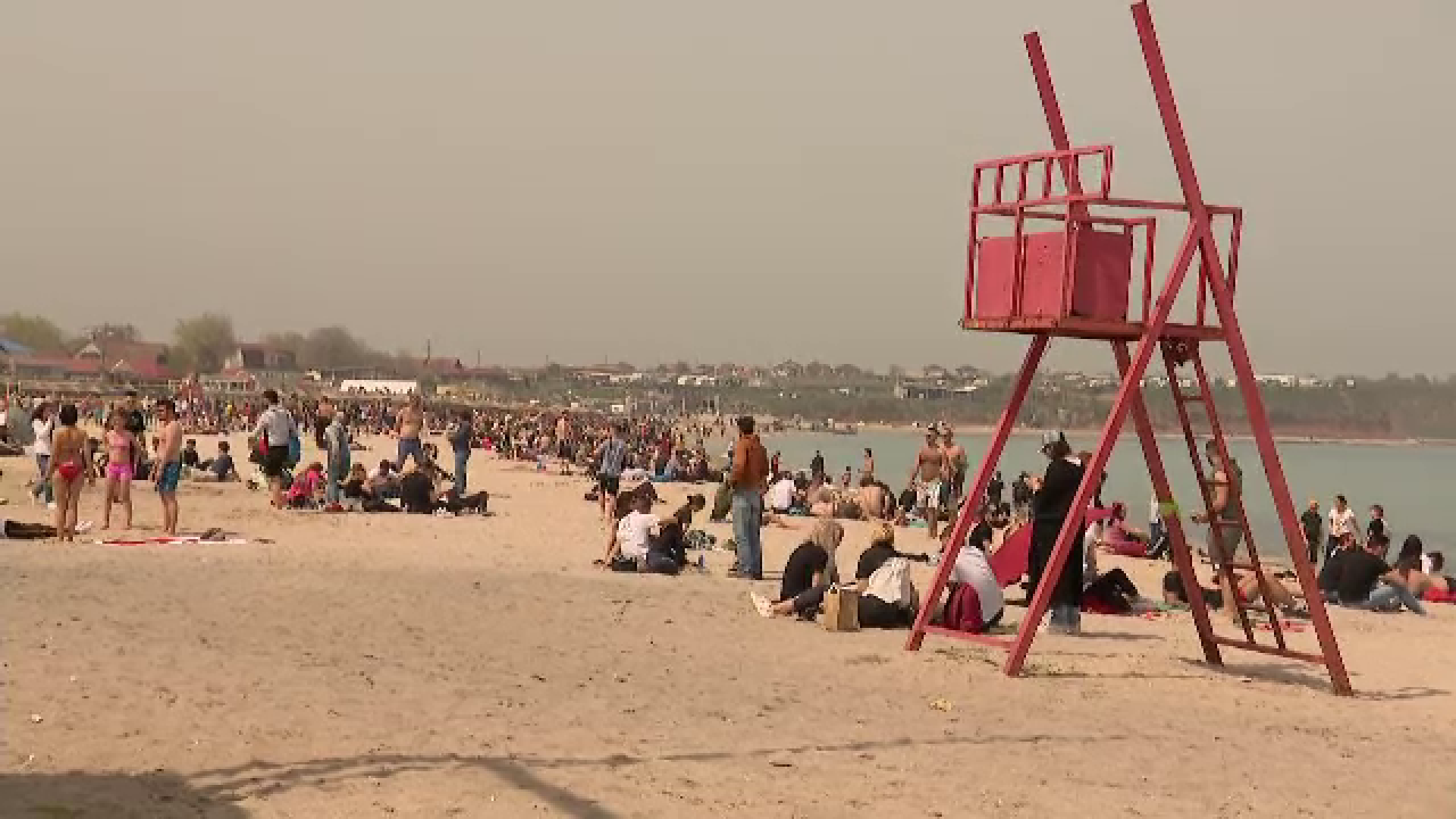 Tinerii au regăsit spiritul Vămii, chiar și fără petrecerile de noapte. ”Până la 10 citim, apoi mergem la clubul de carte”