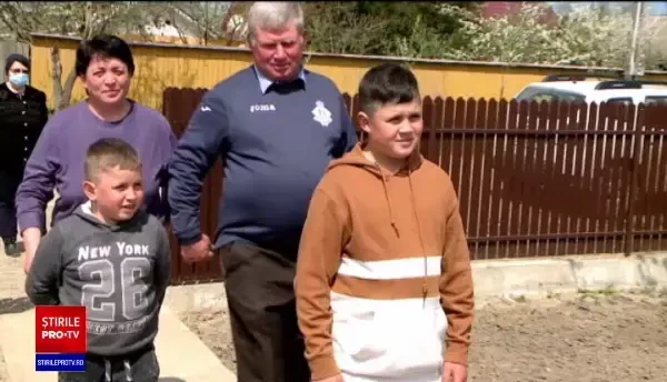 Mii de copii săraci din Iași au primit haine, mâncare şi jucării, cu ajutorul Asociației „Glasul Vieții”