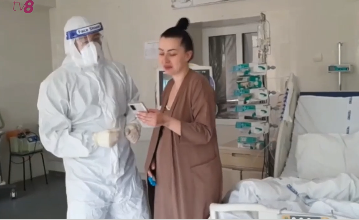 Un spital din Chișinău își pune pacientele gravide care au fost bolnave de Covid să cânte pentru a-și reface plămânii VIDEO
