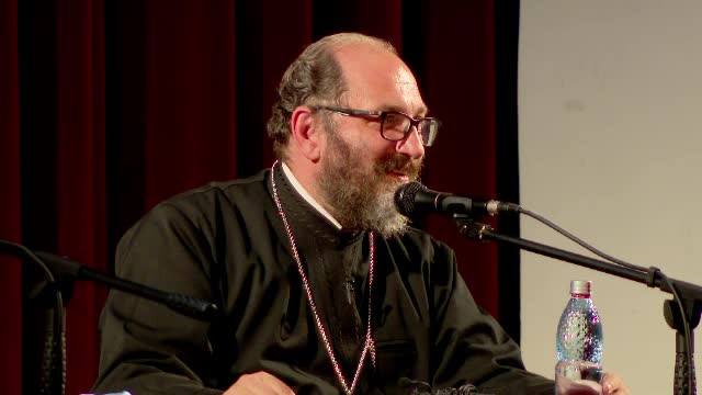 Sărbătoarea Paștelui ne găsește din nou separați. Preotul Constantin Necula, omul care împarte bucuria printre credincioși