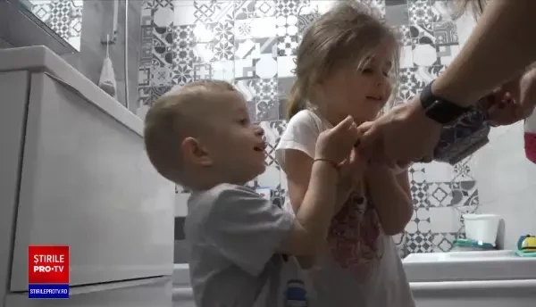 În prima zi de Paște, copiii au căutat cadourile ascunse de iepuraș. ”Vai, câte ți-a adus!”