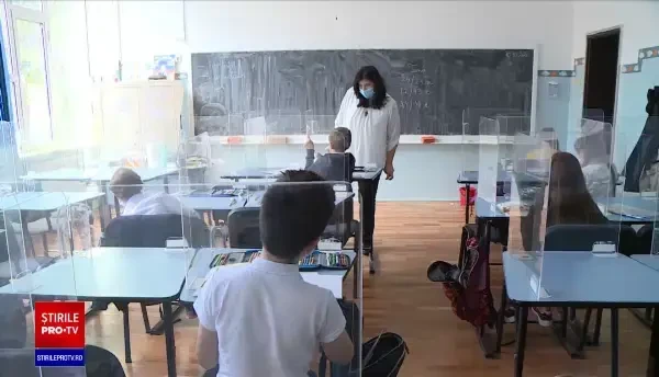 Ce elevi se vor întoarce la şcoală. Harta interactivă care îţi arată dacă înveţi în sistem fizic sau online