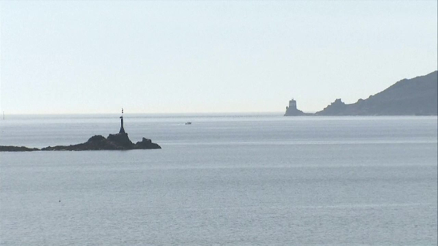 Dispută în apele teritoriale dintre Franța și Marea Britanie. Francezii nu pot pescui în apropierea insulei Jersey