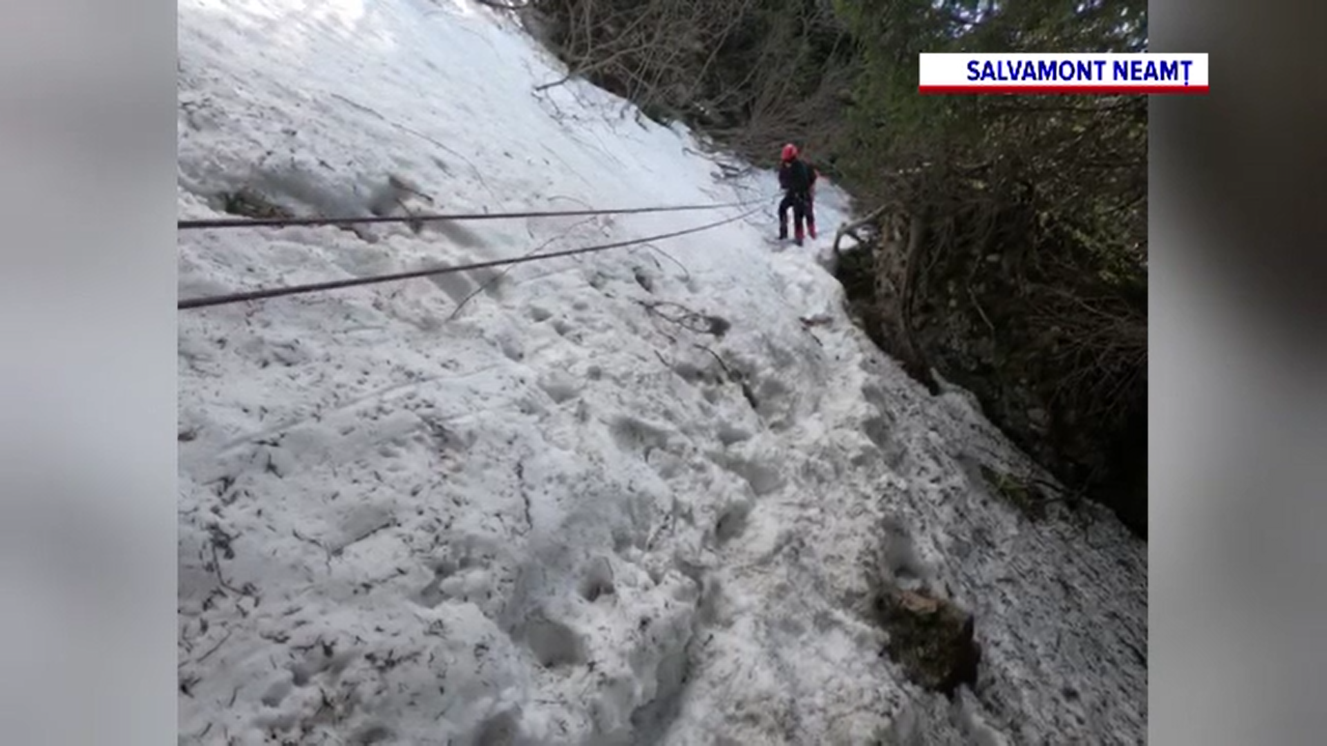 Patru turiști au fost recuperați de salvamontiști din Masivul Ceahlău după o intervenție de șapte ore