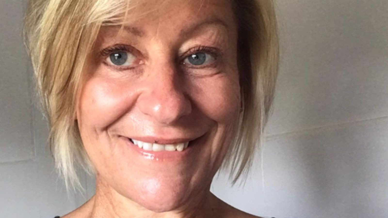 Polițistă ucisă în timp ce-și plimba câinele. Animalul nu a plecat de lângă ea