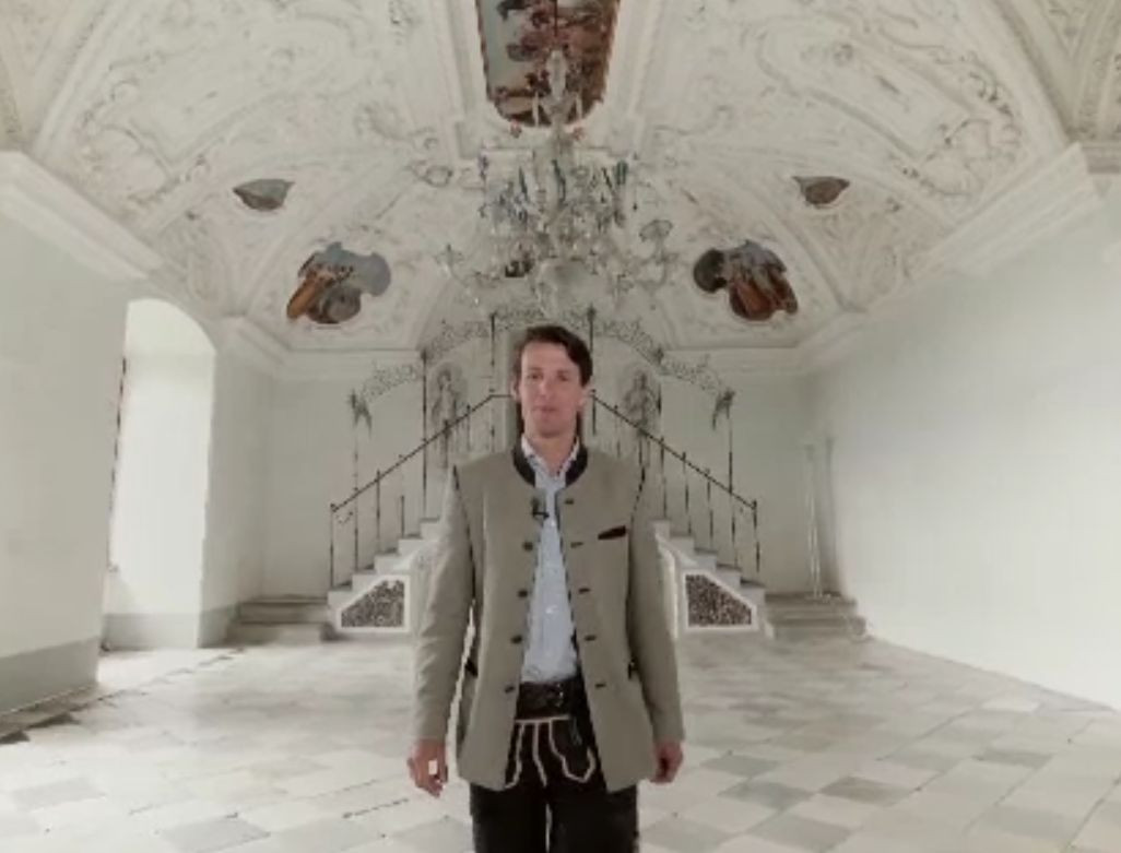 Cât a plătit prințul Emanuel pentru ursul pe care l-a împușcat. Spune că nu era ursul Arthur