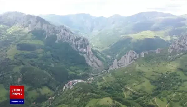 Trei comune ascunse în inima Apusenilor prind din nou viață. Oamenii vin de la oraș să cumpere case vechi de sute de ani