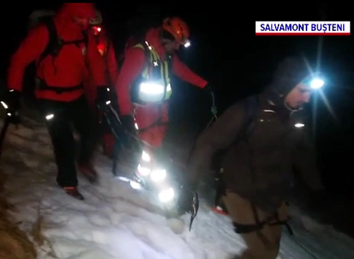 Un schior rătăcit noaptea pe Valea Țapului, la 2.000 de metri altitudine, a supravieţuit în condiţii extreme