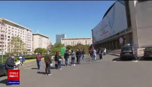 Maratonul de vaccinare din București, un succes absolut. S-a stat la coadă iar numărul dozelor a trebuit suplimentat