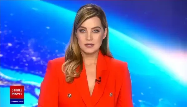 O balenă de mici dimensiuni a rămas blocată în râul Tamisa