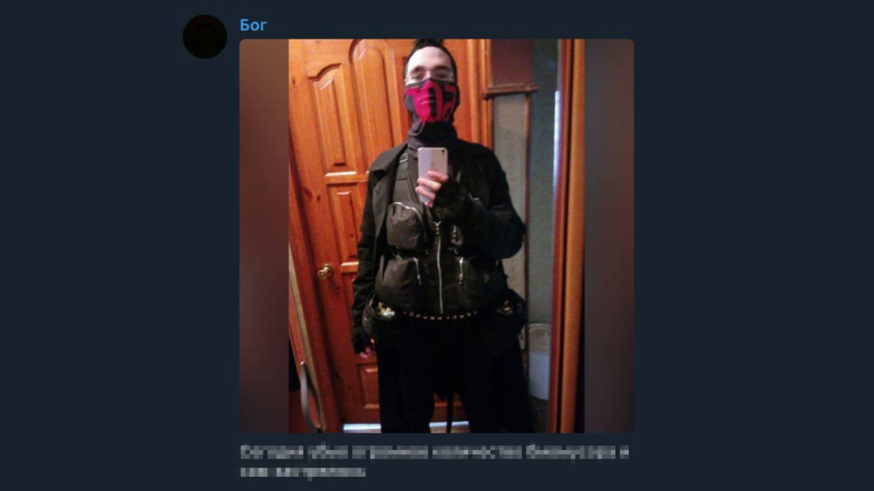 Prima imagine cu autorul atacului din Rusia. Momentul în care a intrat în școală și a deschis focul